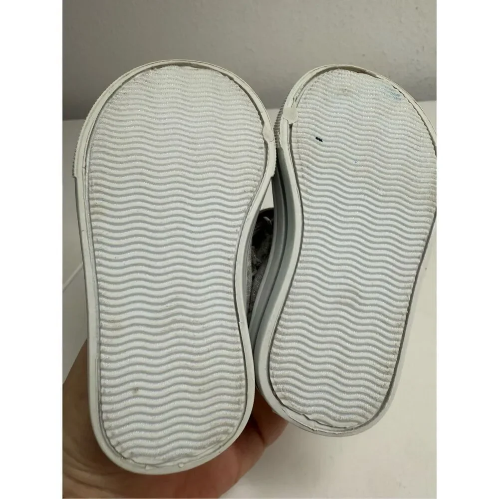 OshKosh B’gosh Mary Jane Style Shoe Grey Size 3 Toddler See Description